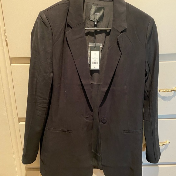 DYNAMITE Blazer One Button - Picture 2 of 5